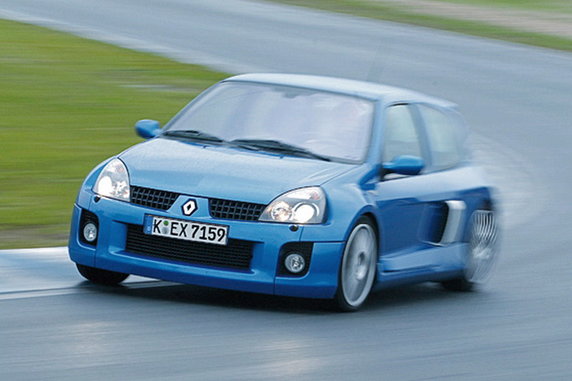 Renault Clio V6 – tak jeździ najmocniejsza fabryczna wersja