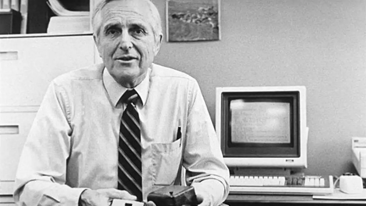 Zmarł doktor Douglas Engelbart, wynalazca myszki komputerowej