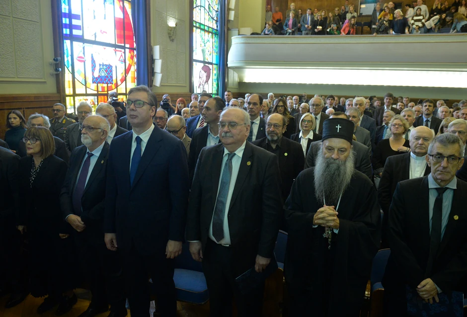 Ceremonija je počela intoniranjem himne