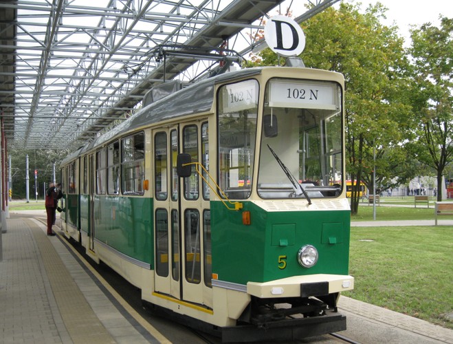 Zabytkowy tramwaj Konstal 101 N  należący podczas do Klubu Miłośników Komunikacji Miejskiej z Warszawy podczas Dni Transportu Publicznego 2010.  Zdj. Stowarzyszenie Miłośników Komunikacji Szynowej