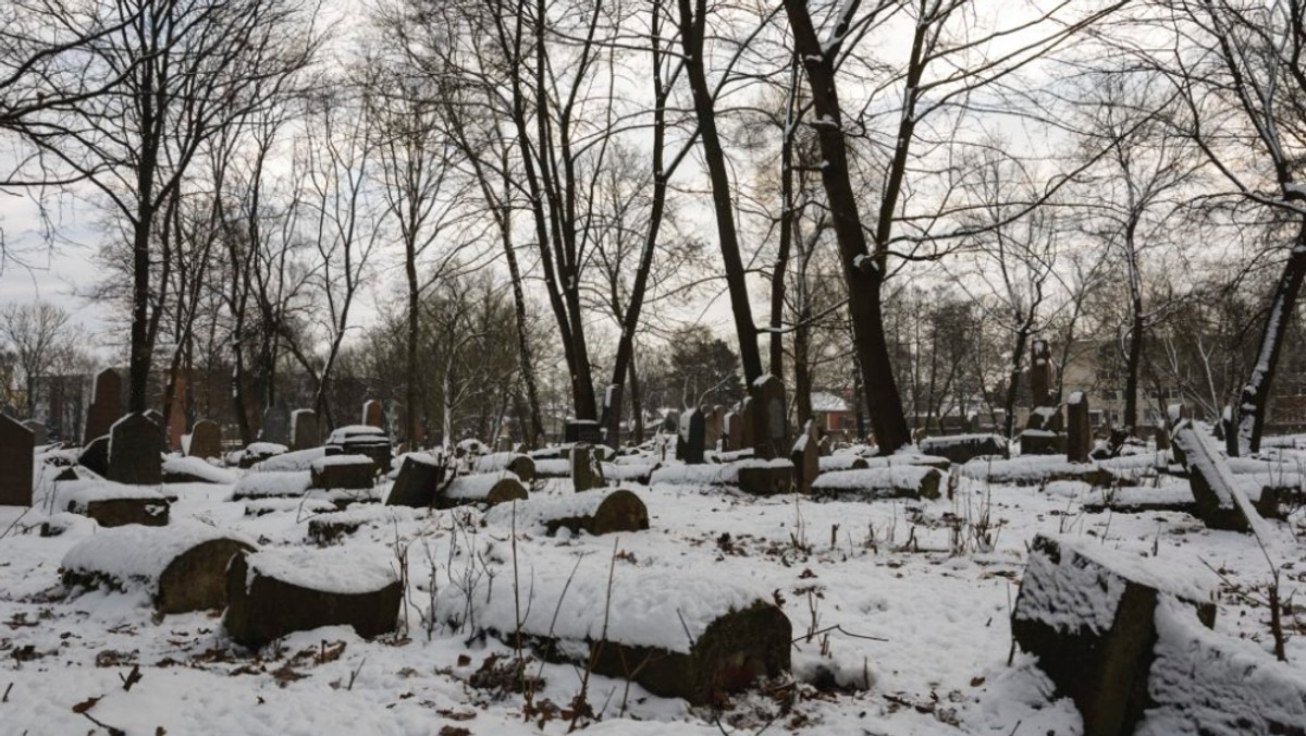 W 1940 r. – niedługo po inwazji na Polskę – Sowieci błyskawicznie zajęli Litwę. W 1941 r. wyparli ich naziści – tylko po to, by w trzy lata później ponownie ustąpić miejsca Sowietom. Tymczasowe władze Litwy kolaborowały z nazistami, mając nadzieję, że pomoże im to zachować niepodległość po zakończeniu wojny, pisze dla POLITICO litewski fotoreporter Benas Gerdziunas.