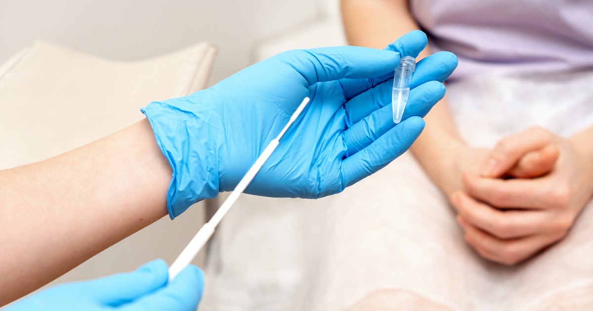 Dlaczego warto zaszczepić nastolatki obu płci przeciwko HPV? "Dla rodziców to ogromny problem"