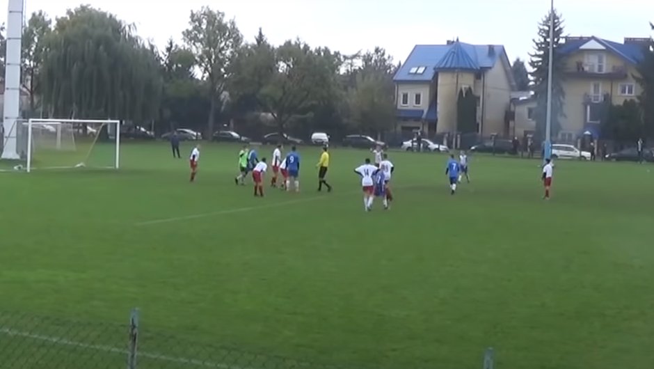 Skandaliczne zachowanie na meczu U-15 Sędzia atakowany licznymi wyzwiskami [WIDEO]