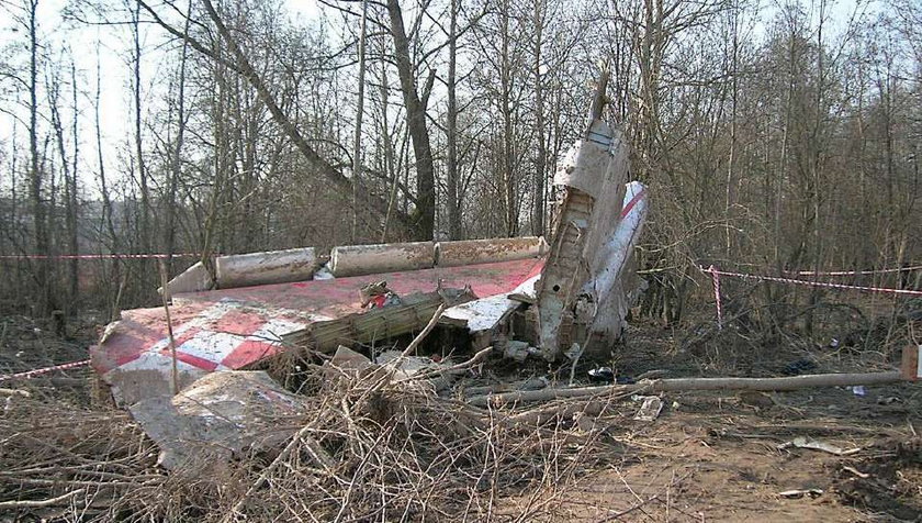 Po przerażających krzykach pilotów słychać jeszcze jeden dźwięk. To ludzki głos!