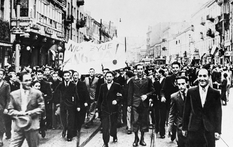 Upadek Warszawy we wrześniu 1939 roku. ARCHIWALNE ZDJĘCIA