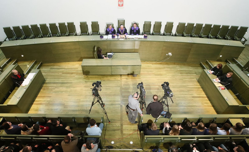 Zdaniem Brejzy, jedynym krajem, w którym są podobne przepisy, do tych które planuje rząd, jest Korea Północna. "Tam posłowie z partii komunistycznej delegują sobie sędziów" - zauważył.