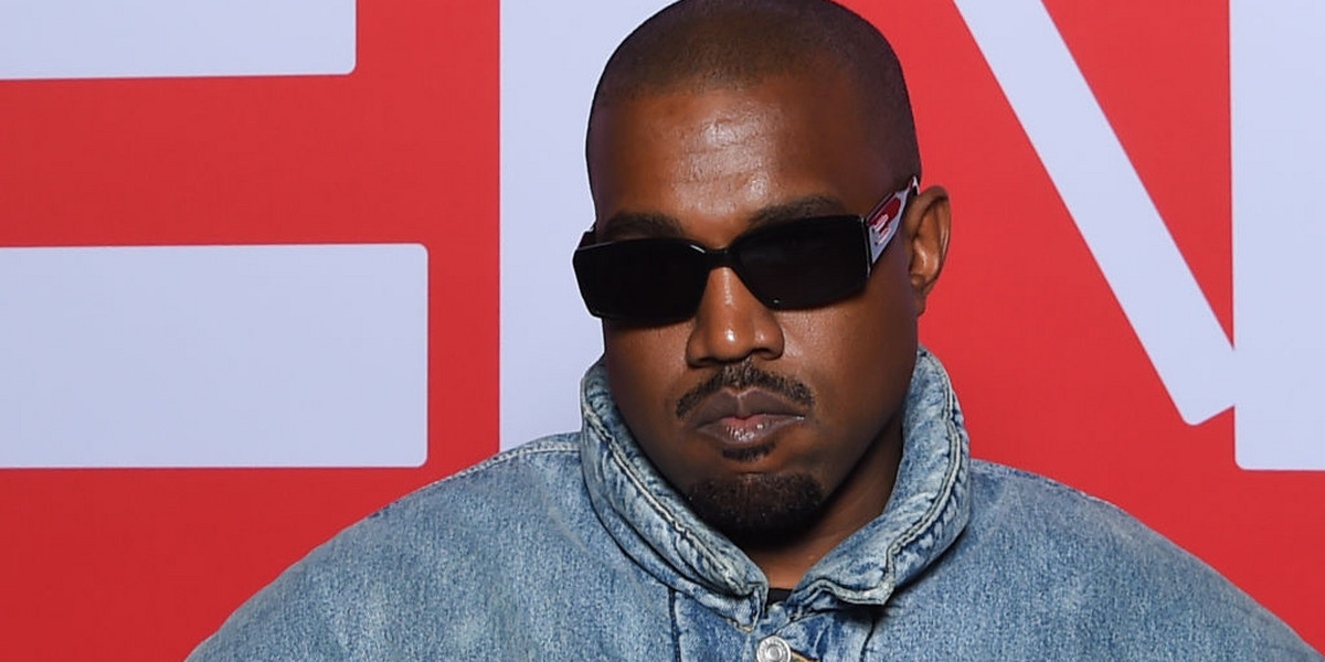 Kanye West narobił wiele kłopotów Adidasowi.