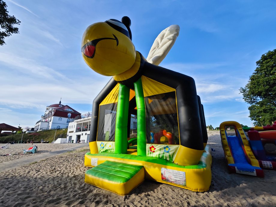 Niby prywatna plaża, ale każdy może skorzystać z atrakcji