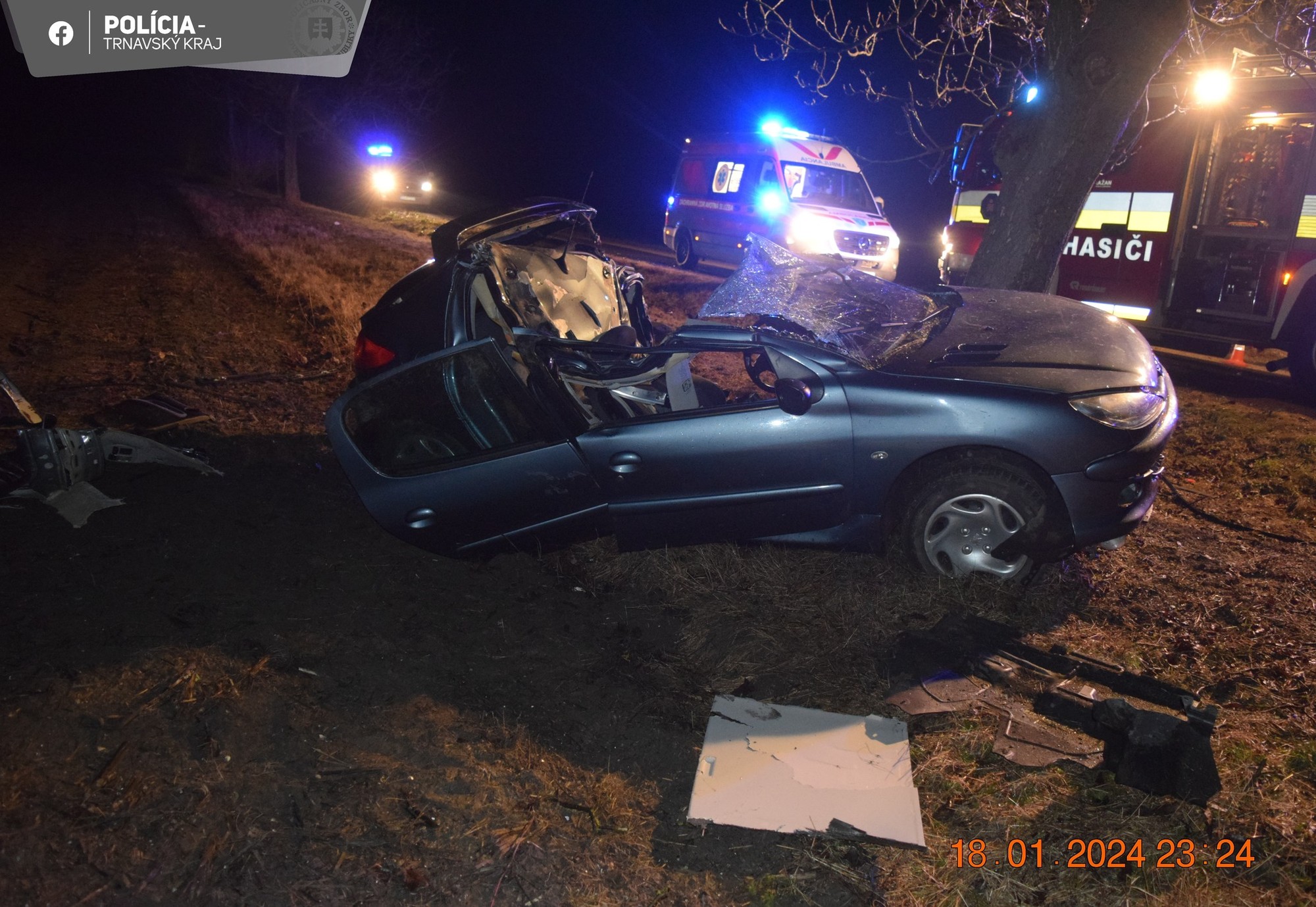 Policajti vyšetrujú nočnú dopravnú nehodu v okrese Dunajská Streda.