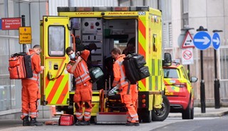 Czym najbardziej różniła się w Wielkiej Brytanii trzecia fala COVID-19 od drugiej? [WYWIAD]