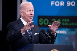 Biden wzywa Kongres do zawieszenia federalnego podatku na paliwo