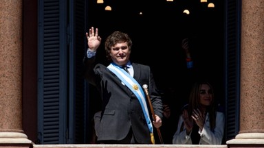 Nowy prezydent Argentyny wprowadza w życie plan radykalnego zaciskania pasa