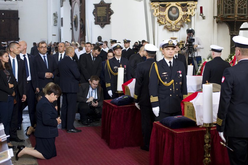 Uroczystości pogrzebowe Danuty Siedzikówny "Inki" i Feliksa Selmanowicza "Zagończyka"