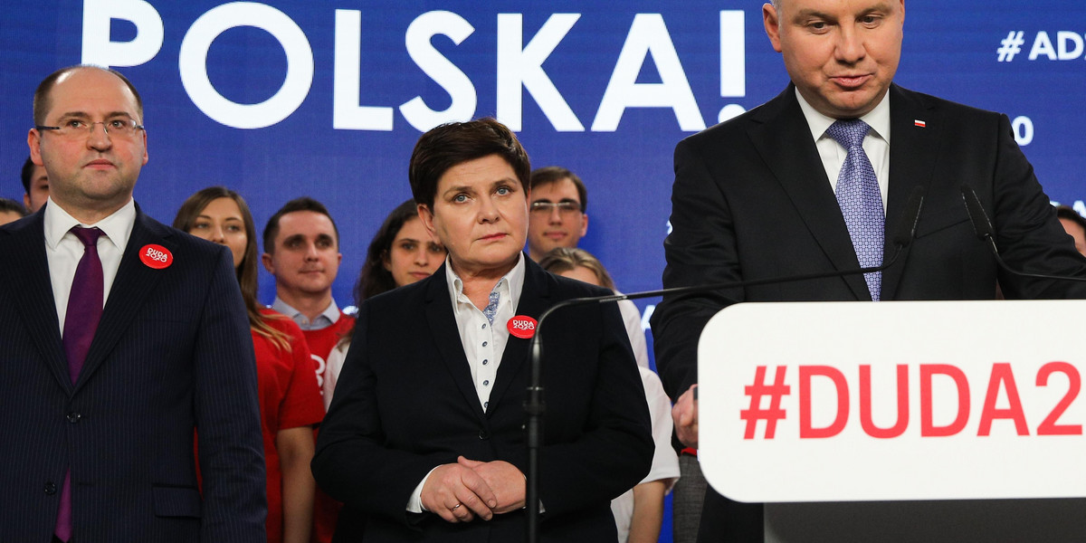 Gdzie jest broszka Beaty Szydło?