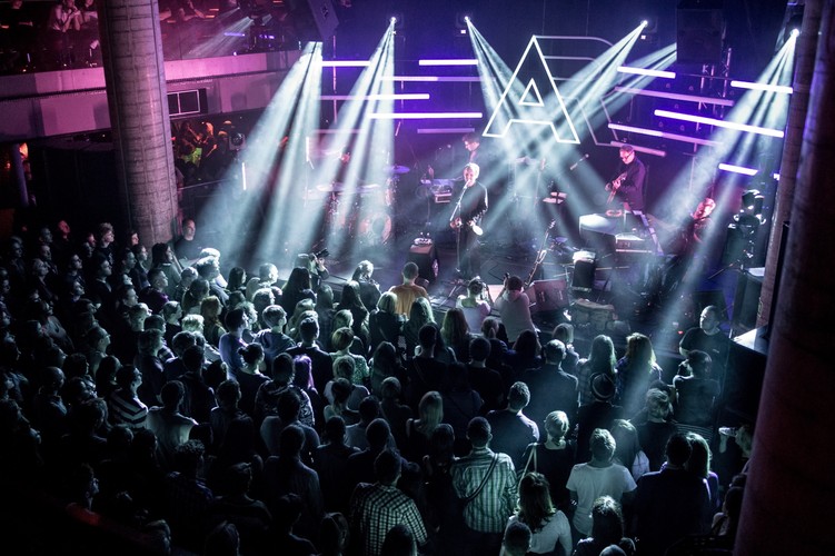 Tłumy fanów na koncercie Artura Rojka we wrocławskim klubie Eter