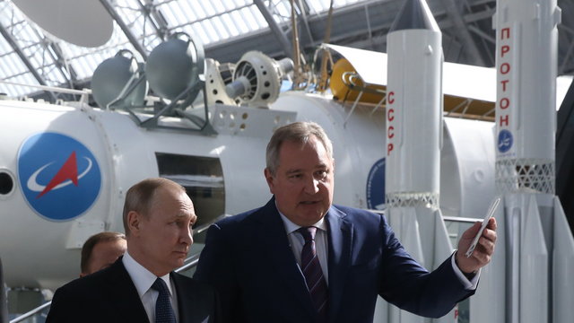 Putyin még az idén elindulna a Holdra bázist építeni