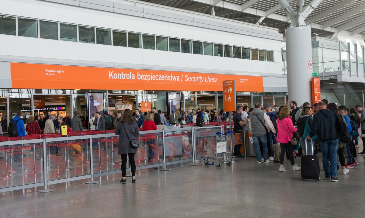 Koniec z limitem 100 ml na płyny w bagażu podręcznym. Wiemy, kiedy rewolucja na największym lotnisku w Polsce
