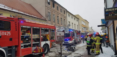 Pożar strawił kamienicę w centrum miasta. Ludzie skakali z okien. Rodzina mistrza Polski potrzebuje pilnej pomocy