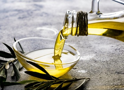 Egy nő két héten át éhgyomorra két evőkanál olívaolajat ivott – Ezt tapasztalta című cikk nyitóképe