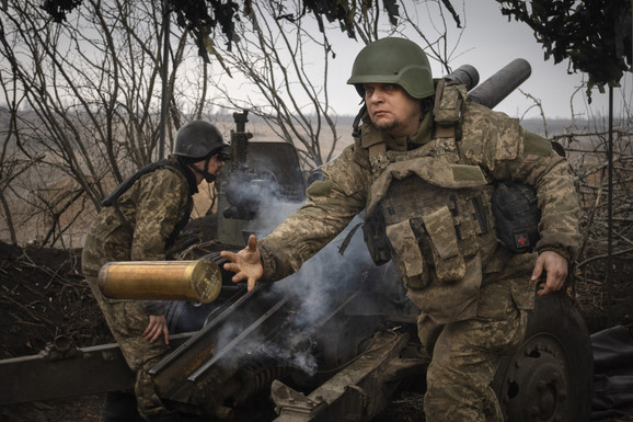 Ukrajina: "Rusi intenzivno napadaju u pravcu Bahmuta i Avdijevke, juče zabeleženo 115 sukoba"