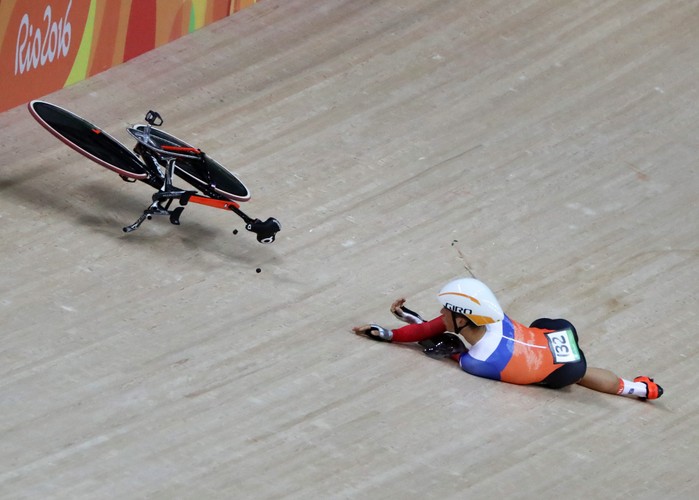 Joost van den Burg roztrzaskał się na kolarskim torze