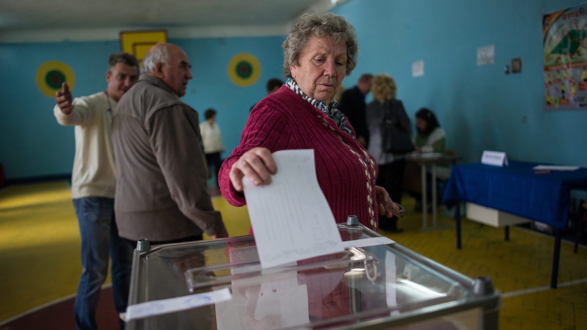 Tzw. referendum o statusie obwodów donieckiego i ługańskiego, "inspirowane, zorganizowane i sfinansowane przez Kreml", nie będzie miało żadnych następstw dla jedności terytorialnej Ukrainy – oświadczyło ukraińskie MSZ.