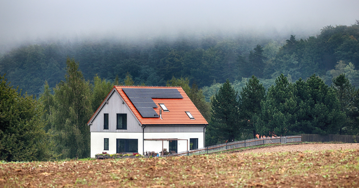 Planujesz zakup lub masz nieruchomość na wsi? Sąsiad rolnik niedługo zyska nowe prawa