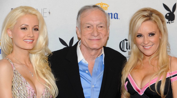 Két volt Playboy-villalakó lány is kipakolt Hugh Hefnerről: Holly Madison és Bridget Marquardt