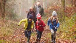 karta dużej rodziny w 2025 i 2026 r. do jakich zniżek uprawnia? lista