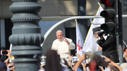 Véget ért Ferenc pápa szentmiséje: fotókon a jeles esemény 