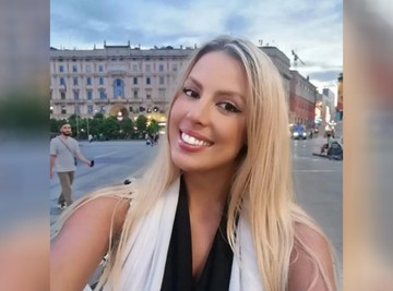 Poznatoj voditeljki (42) INTIMNI SNIMAK SA DVOJICOM MUŠKARACA uništio karijeru: Ovaj fudbaler je dobio zatvirsku kaznu zbog snimanja 