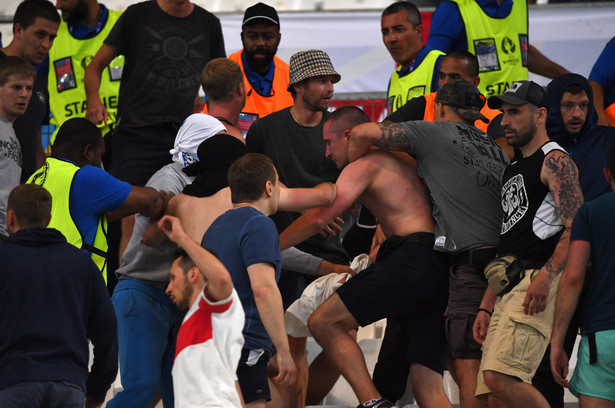 Euro 2016: UEFA zajmie się atakiem rosyjskich kibiców podczas meczu z Anglią