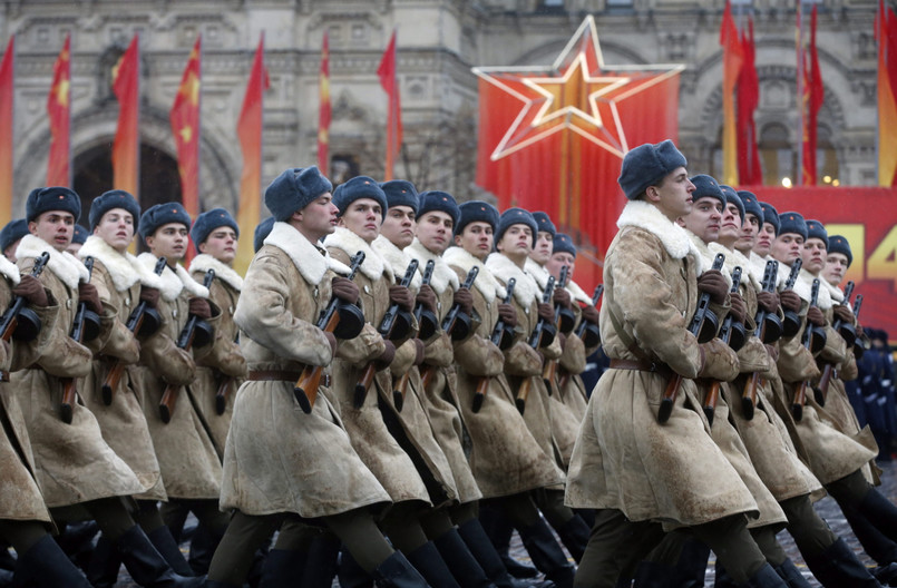 Dopiero co Rosjanie świętowali Dzień Jedności Narodowej, czyli 402. rocznicę wygania Polaków z Kremla. Teraz nadarzyła się kolejna okazja do zorganizowania historycznej parady - 73. rocznica bitwy pod Moskwą...