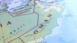 oman: największy port w salali ewakuowany po ataku dronów. wstrzymano działalność