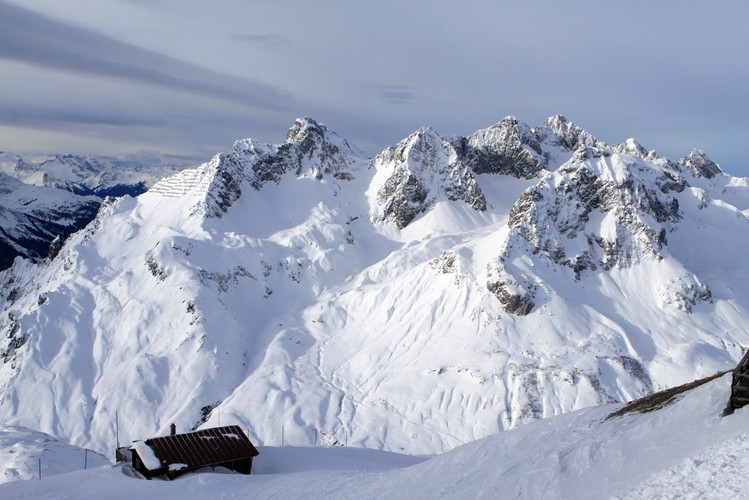 Sankt Anton am Arlberg – miejscowość położona na zachodzie Austrii, w powiecie Landeck. Leży w Tyrolu, blisko granicy z Vorarlbergiem. Jeden z największych ośrodków narciarskich tego regionu Austrii.