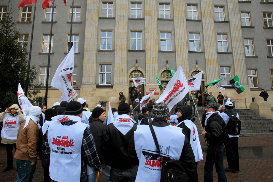 Mimo problemów całego sektora, związkowcy protestami zabijają próby restrukturyzacji KW