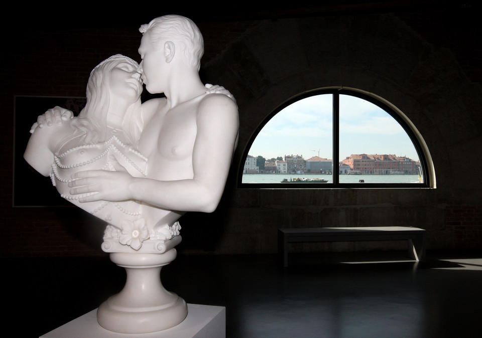  "Burgeois Bust - Jeff and Ilona"; rzeźba przedstawiająca Jeffa Koonsa i jego byłą żonę Ilonę Staller (Cicciolinę)