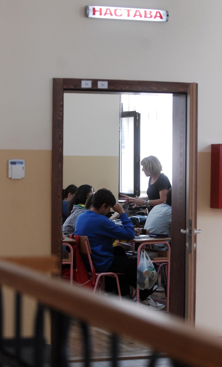 Obavezno školovanje izvlači zemlju iz začaranog kruga neznanja