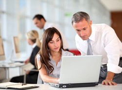 Pensje w polskich firmach rosły szybciej niż wydajność