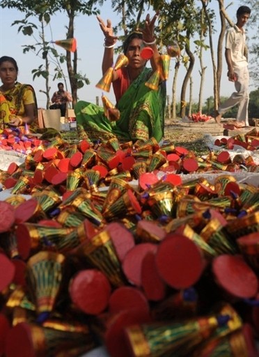 PREPARAFION OF DIWALI FESTIVAL