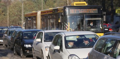 Na cmentarz tylko autobusem