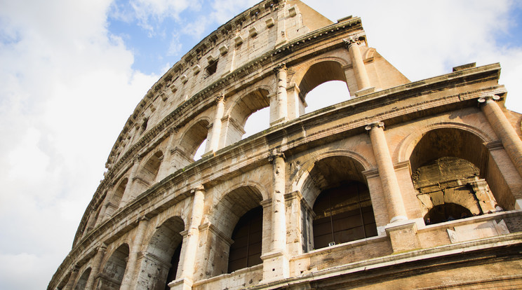 Ismét megrongálta valaki a római Colosseumot / Fotó: Northfoto