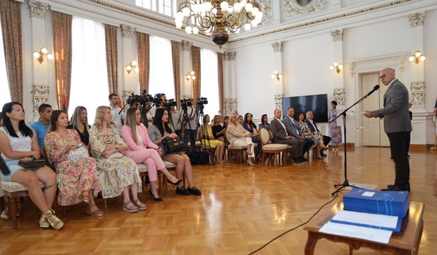 Dodela ugovora za dodelu sredstava za podsticaj samozapošljavanja žena