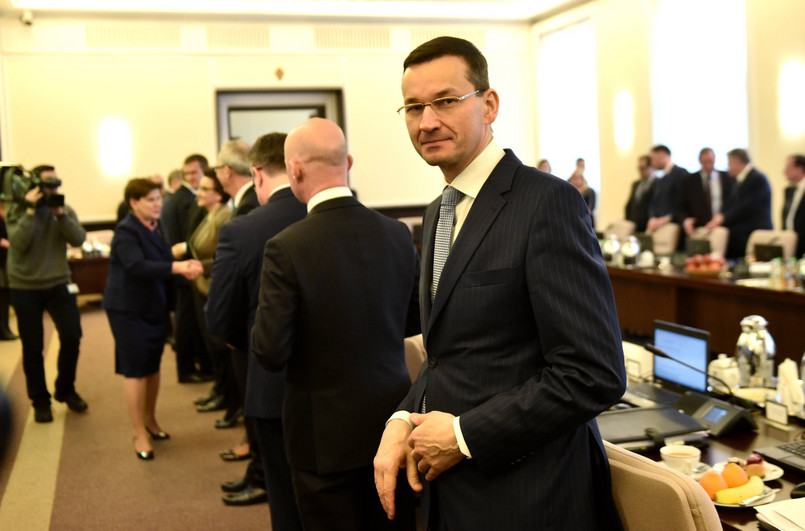 Morawiecki: Do końca roku rząd przedstawi 2 pakiety ustaw antybiurokratycznych