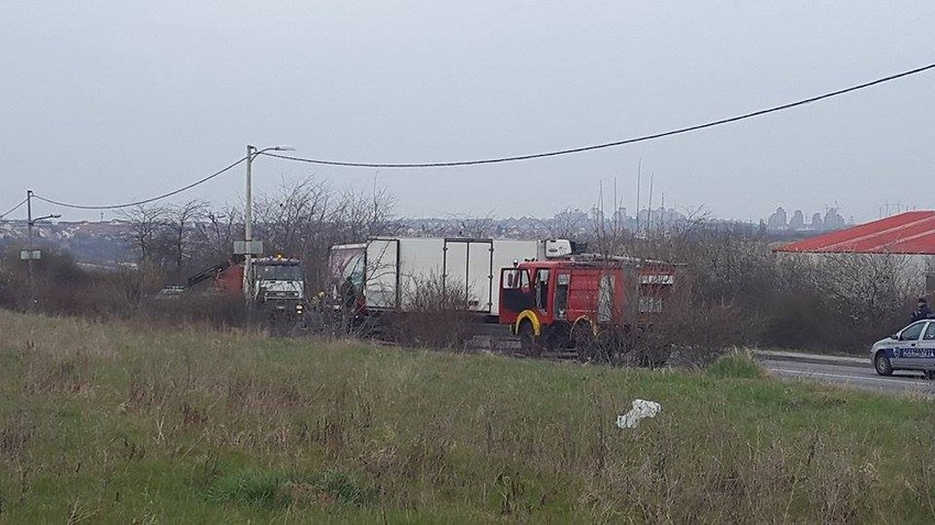 Veliki broj vatrogasnih kola na licu mesta