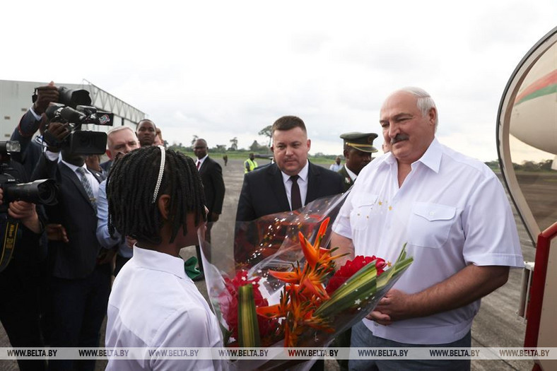Aleksander Łukaszenko otrzymał kwiaty