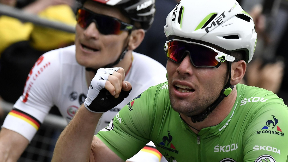 W poniedziałek Mark Cavendish (Dimension Data) odniósł swoje drugie zwycięstwo w tegorocznym Tour de France. Na ostatnich metrach w Angers Brytyjczyk o milimetry wyprzedził Andre Greipela (Lotto-Soudal) i w liczbie triumfów w Wielkiej Pętli zrównał się z legendarnym Bernardem Hinaultem (28).