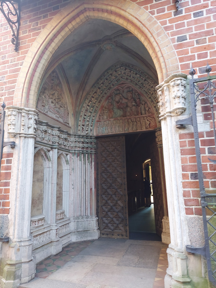Zamek w Malborku. Wejście do kaplicy św. Anny