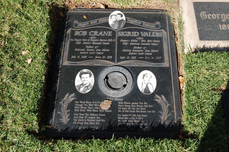 Grób Boba Crane'a (Westwood Village Memorial Park Cemetery w Brentwood, Kalifornia)