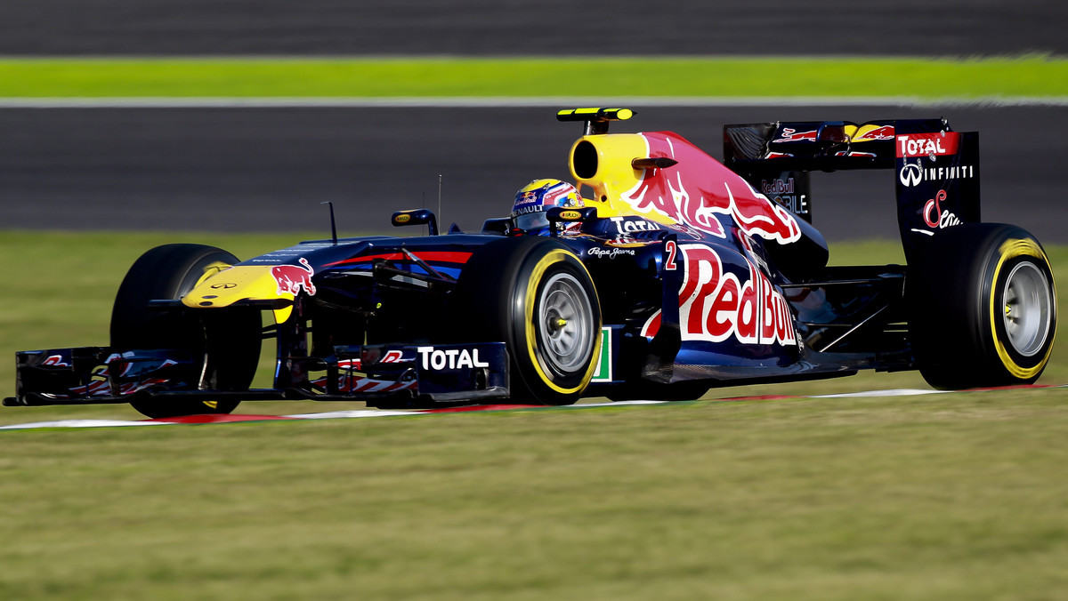 Australijczyk Mark Webber wygrał drugą sesję treningową przed GP Japonii na torze Suzuka. Kierowca Red Bulla pokonał okrążenie w czasie 1,32.493. Tuż za nim uplasował się Lewis Hamilton (1.32,707) a trzecie czas uzyskał Sebastian Vettel (1.32,836).